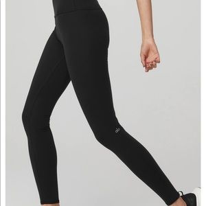 Alo Yoga S black leggings worn once